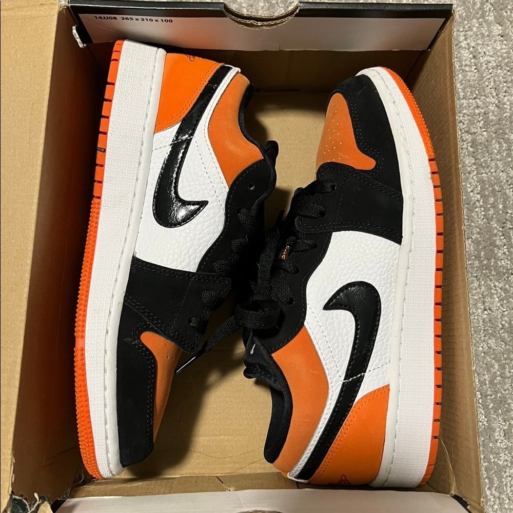 Like new Nike Air Jordan 1 Low GS Shattered Backboard 5Y/6.5W Nike